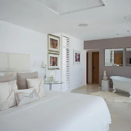 Bellet Superb Villa *